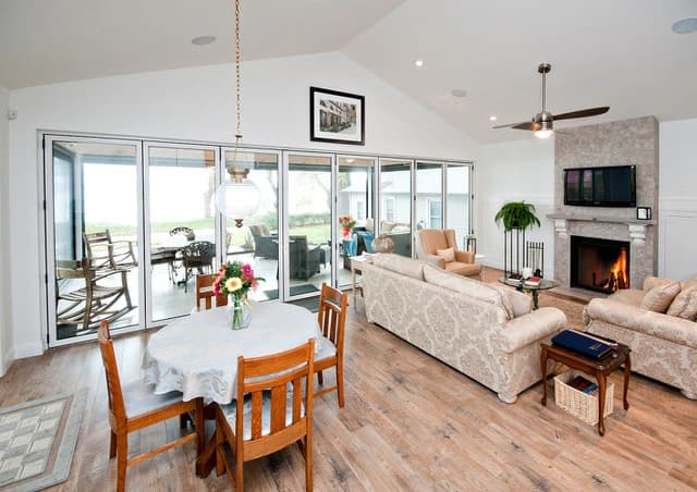 3 + 5 folding door configuration